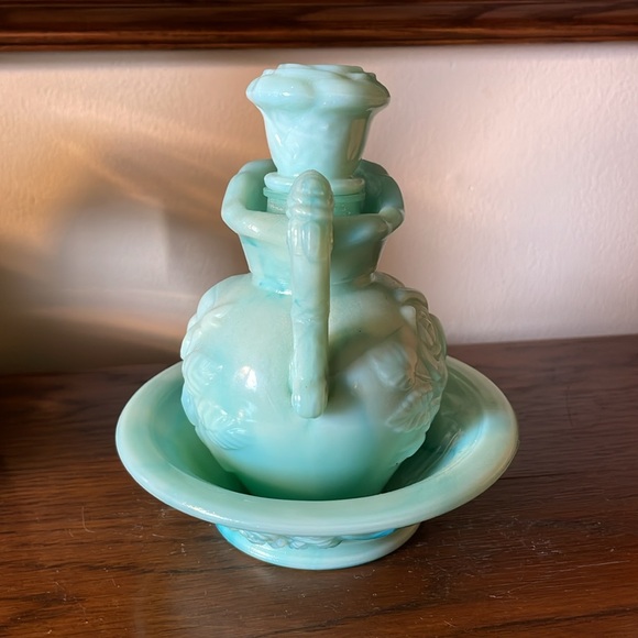 Vintage 1970s Avon jadeite blue-green wash pitcher with stopper and bowl - Picture 5 of 9